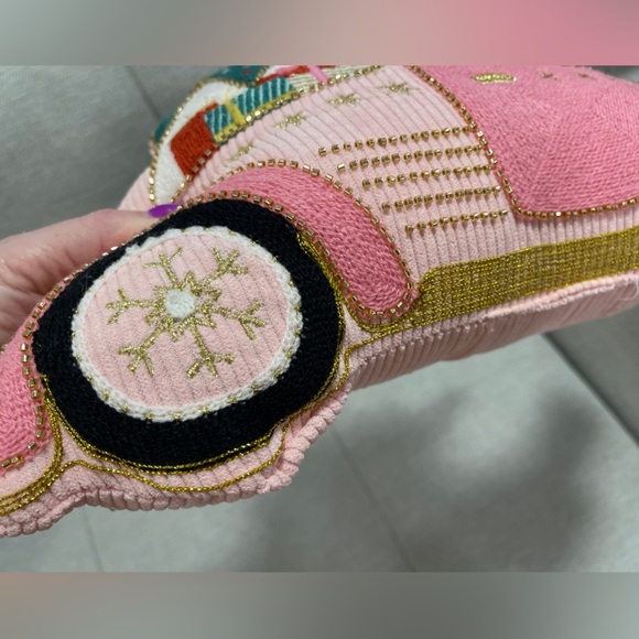 Pink Christmas Holiday Dachshund Car Pillow Beaded Embroidered Accent Pillow NWT - Picture 4 of 5